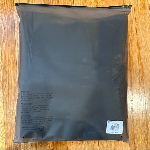 Fear of God Essentials Pull-Over Hoodie (SS22) Black/Stretch Limo - Picture 10 of 12